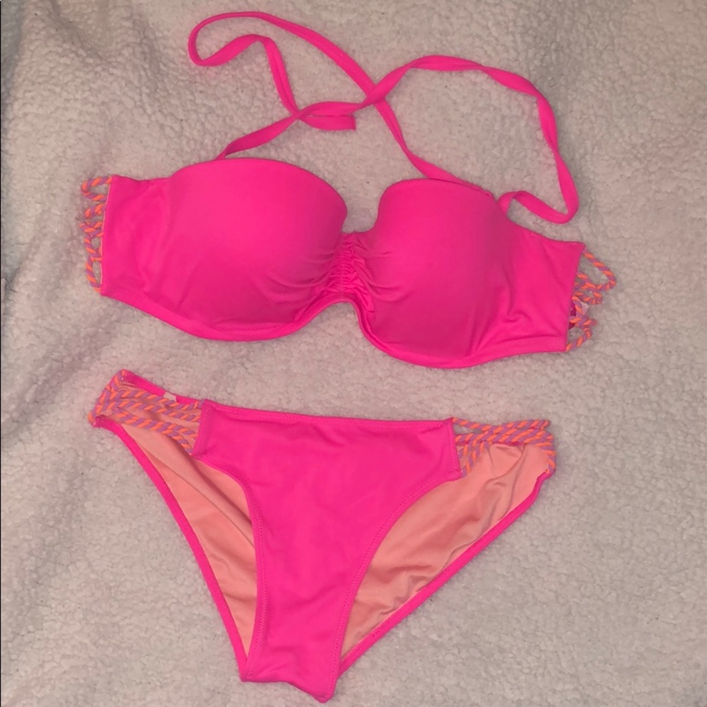 *HoT PinK* VS Swimsuit!